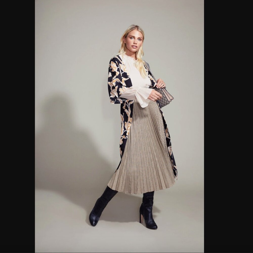 Maison Du Soir Black Yellow Floral Kimono Robe S/M - image 2